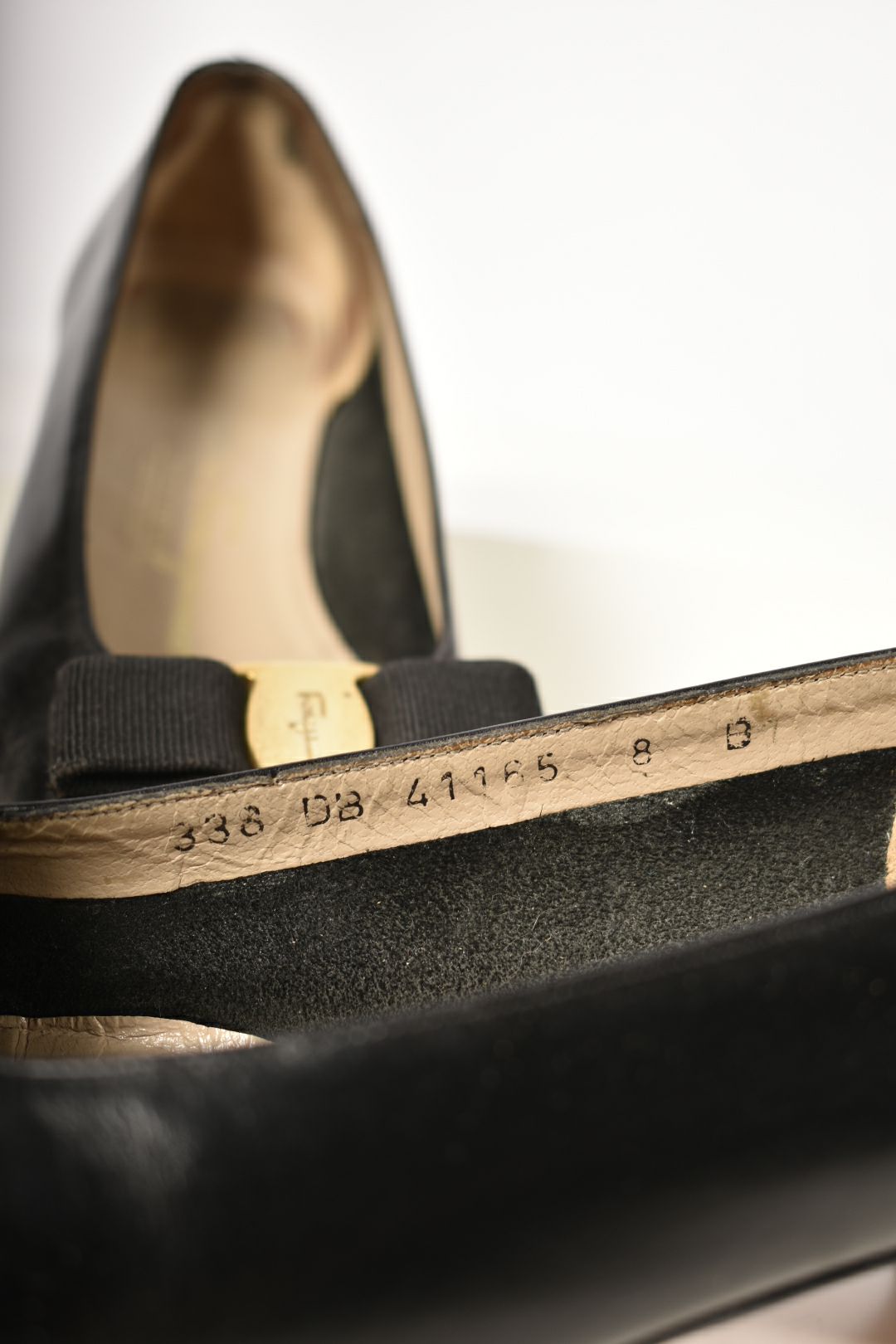 SALVATORE FERRAGAMO Black Smooth Leather Gold Buckle Vara Bow Pumps 38EU Italy