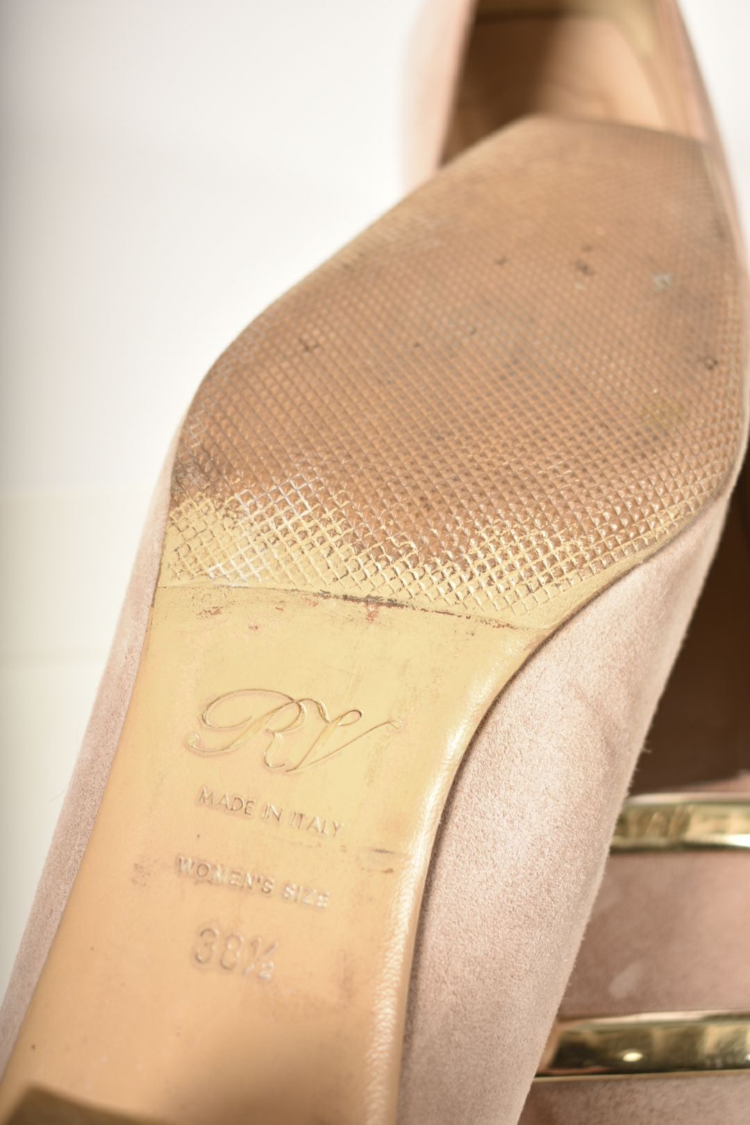 ROGER VIVIER Pink Blush Soft Suede Belle Gold Buckle Shoes 38.5EU 8.5US France