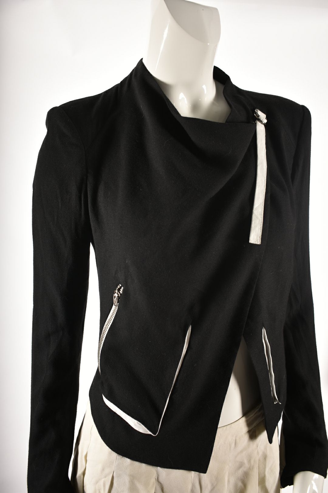 HELMUT LANG Black Viscose Cropped Wrap Blazer 2US
