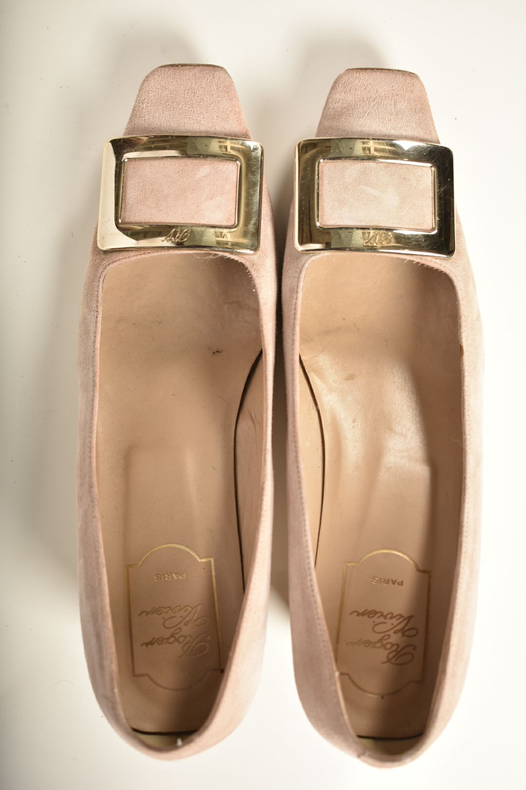 ROGER VIVIER Pink Blush Soft Suede Belle Gold Buckle Shoes 38.5EU 8.5US France