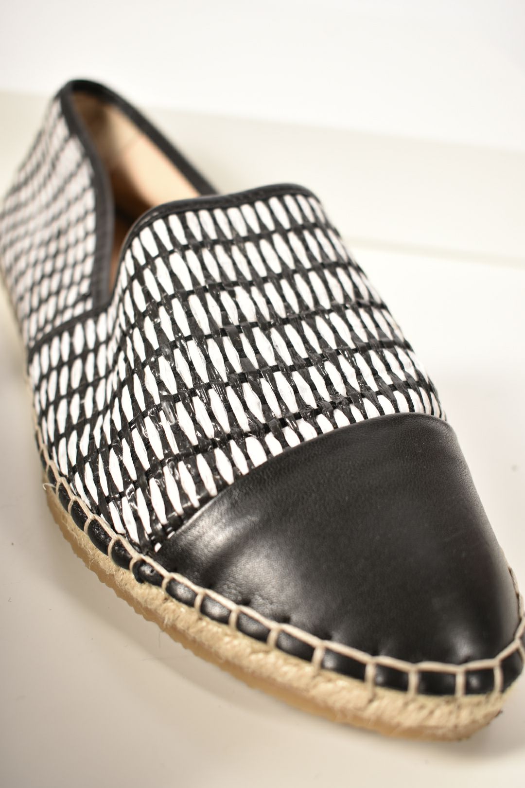 NWOB LOEFFLER RANDALL Black White Straw Leather Espadrilles Flats 9US