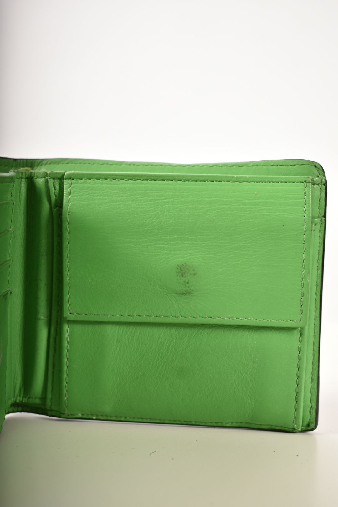 BOTTEGA VENETA Black Green Leather Intrecciato Daniel Lee Wallet