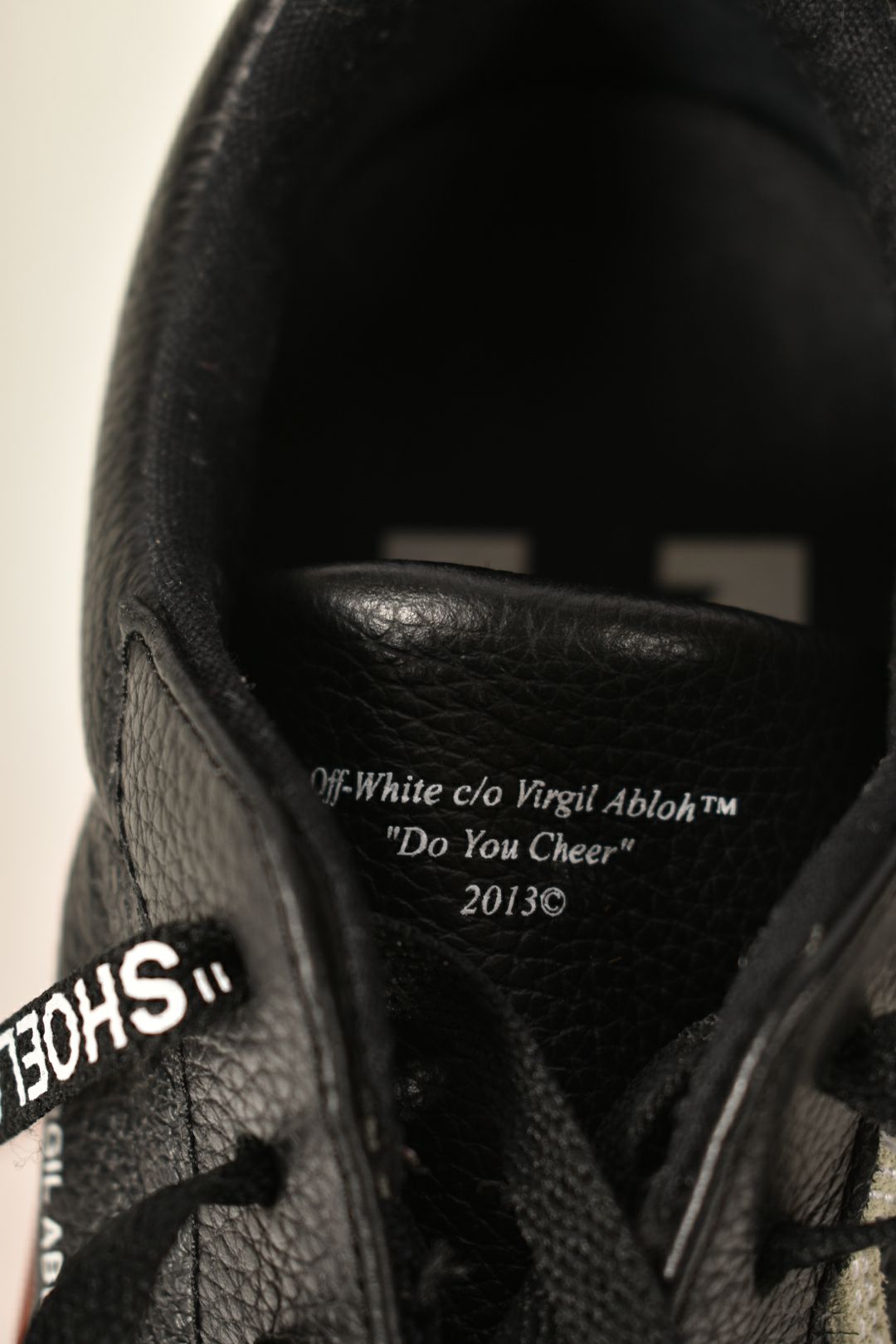 OFF-WHITE Black Leather Virgil Abloh Vulcanized Low Sneakers 36EU 6US