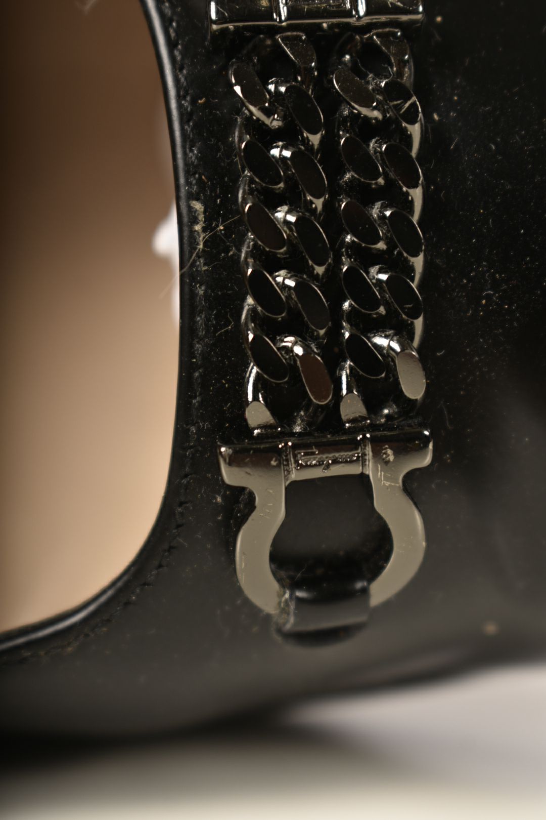 SALVATORE FERRAGAMO Black Calfskin Leather Chain Vara Logo Heel 9US 39EU B Italy