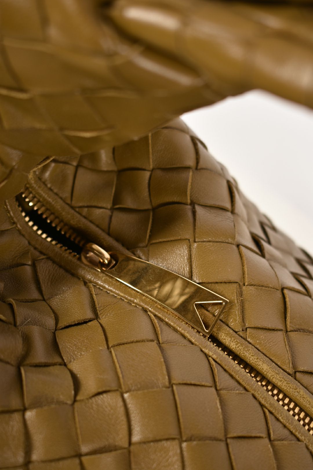 BOTTEGA VENETA Tan Large Jodie Woven Leather Shoulder Bag