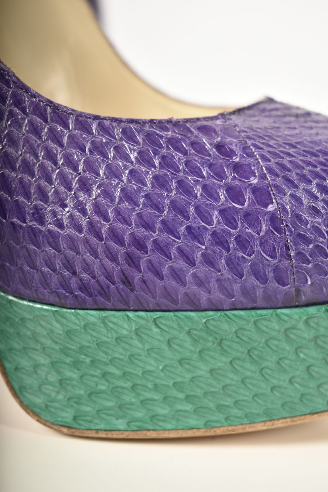 Insane BRIAN ATWOOD Purple Green Coral Watersnake Miami 6" Pumps 38/39 Italy