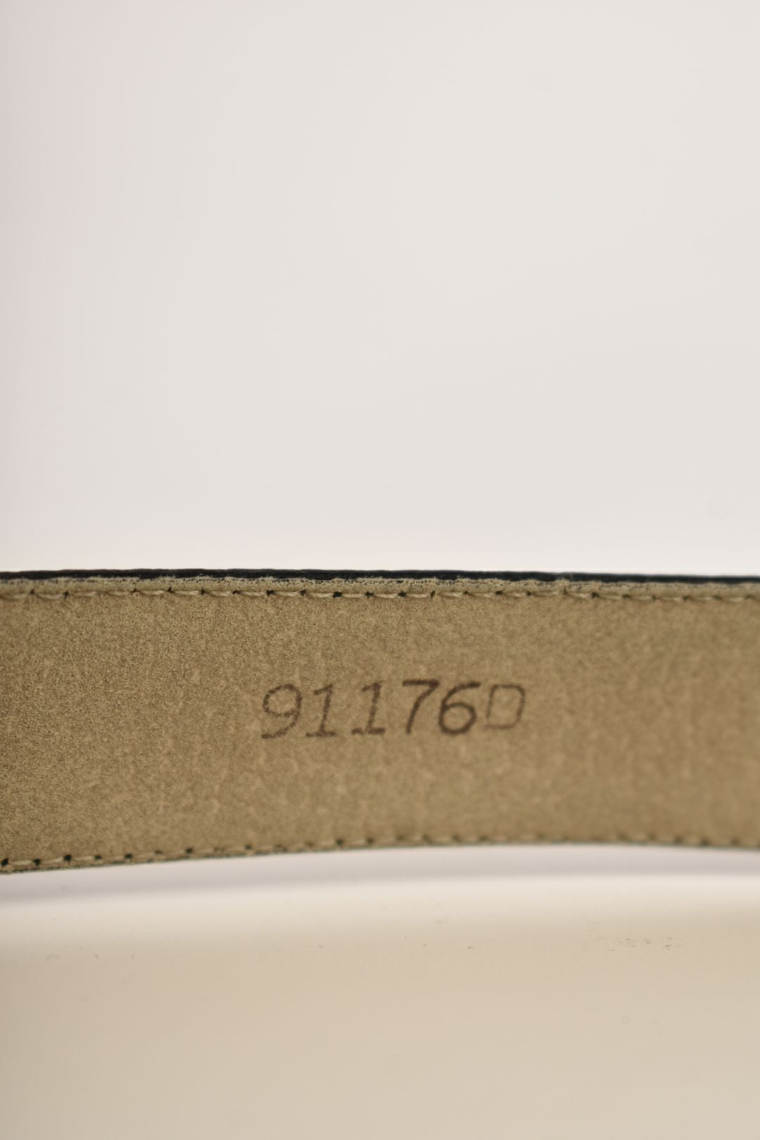 1980s AQUASCUTUM Navy Leather Croc Embossed Polished Brass Buckle Belt 34" Italy