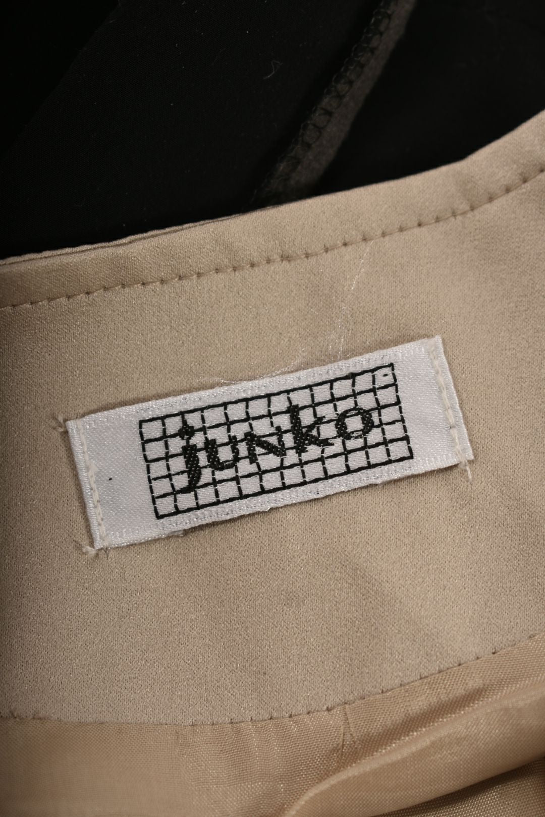 1990s JUNKO Beige 100% Silk Cropped Vest Small