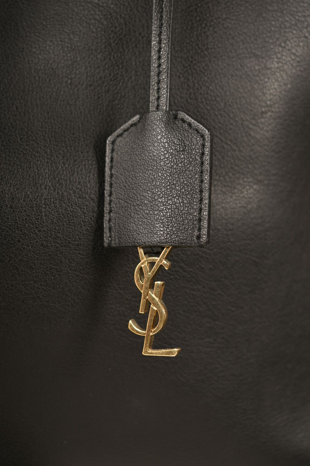 SAINT LAURENT Black Calfskin Leather Shopper Tote Italy