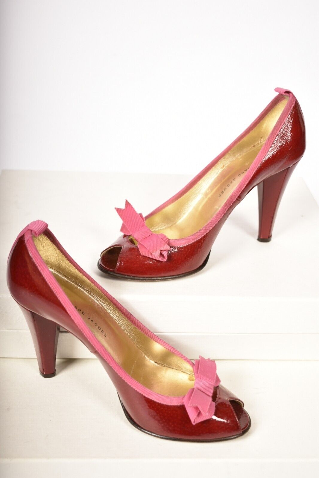 2000s MARC BY MARC JACOBS Red Patent Leather Bow Peep Toe Pumps 40EU 10US Italy