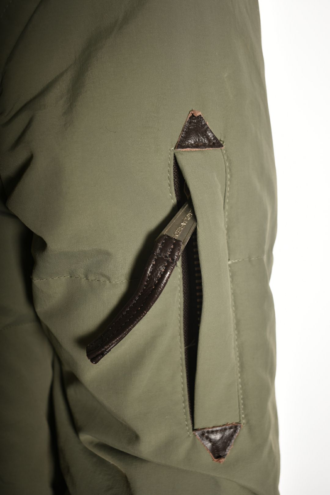 2010s DSQUARED2 Green Nylon Cropped Down Jacket 40EU Small