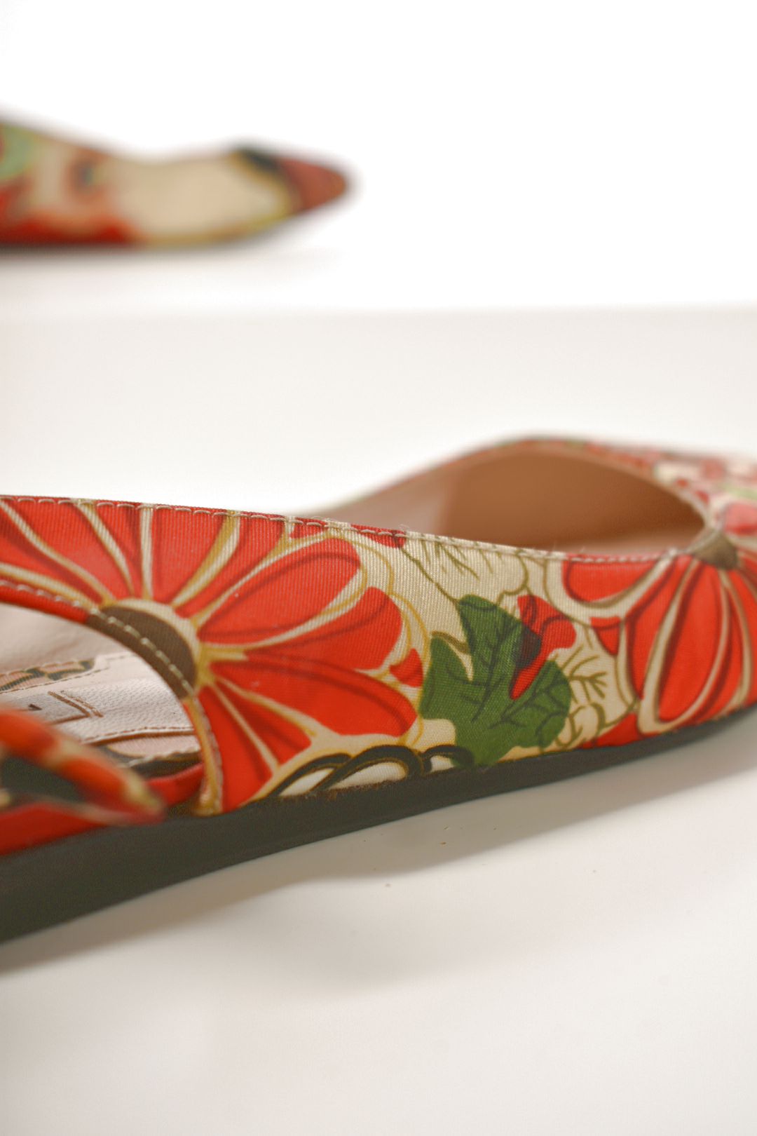 CARVEN Beige Red Multi Pointed Nylon Slingback Floral Riviera Flat 7.5US Italy