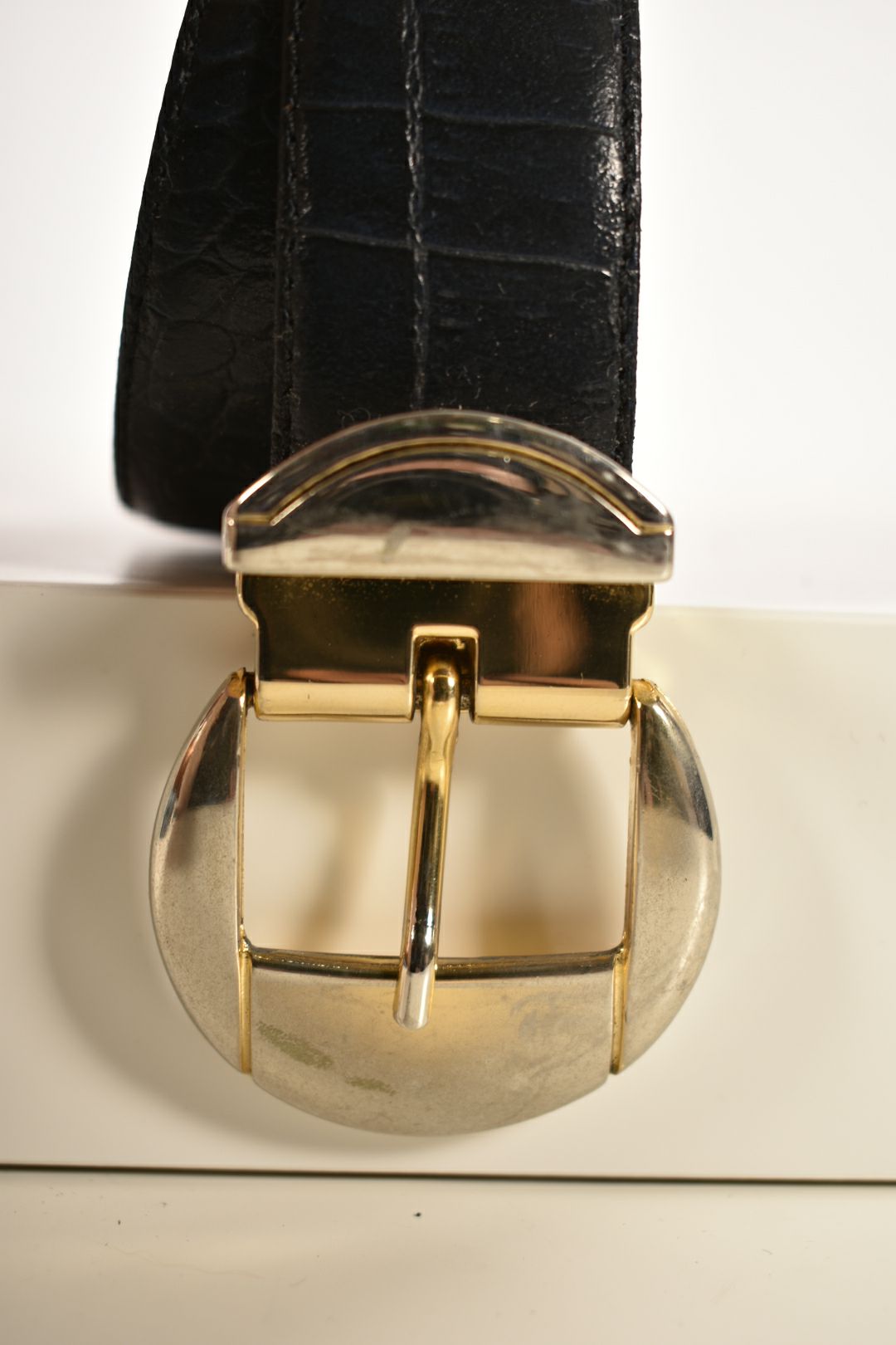 1980s AQUASCUTUM Navy Leather Croc Embossed Polished Brass Buckle Belt 34" Italy