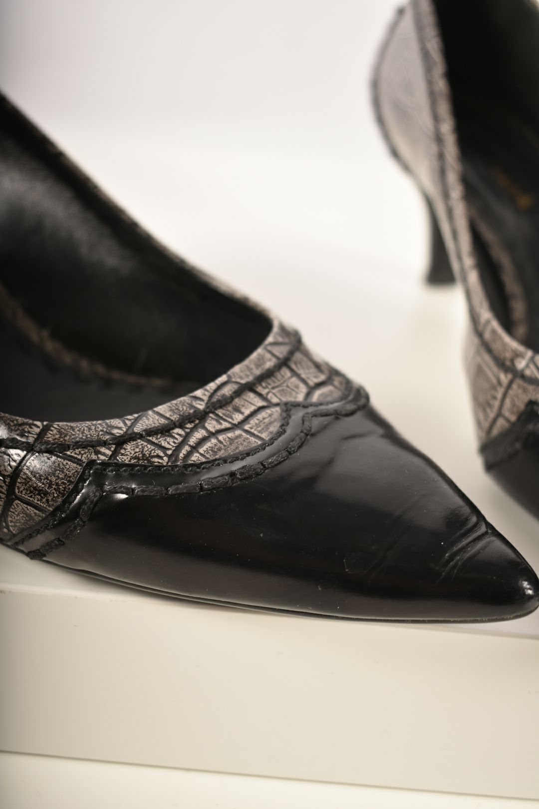 2010s PRADA Grey Black Croc Pattern Kitten Heels 38EU 8US