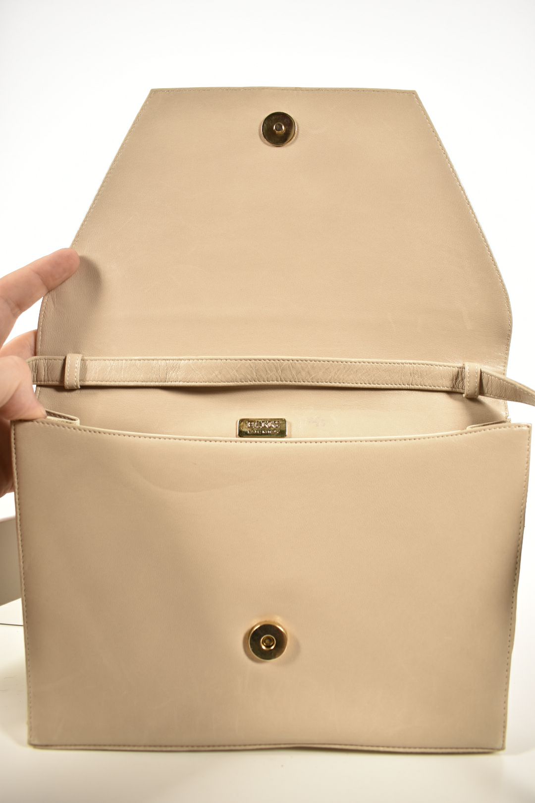 1980s BALLY White Cream Calfskin Leather Envelope Flap Shoulder Bag