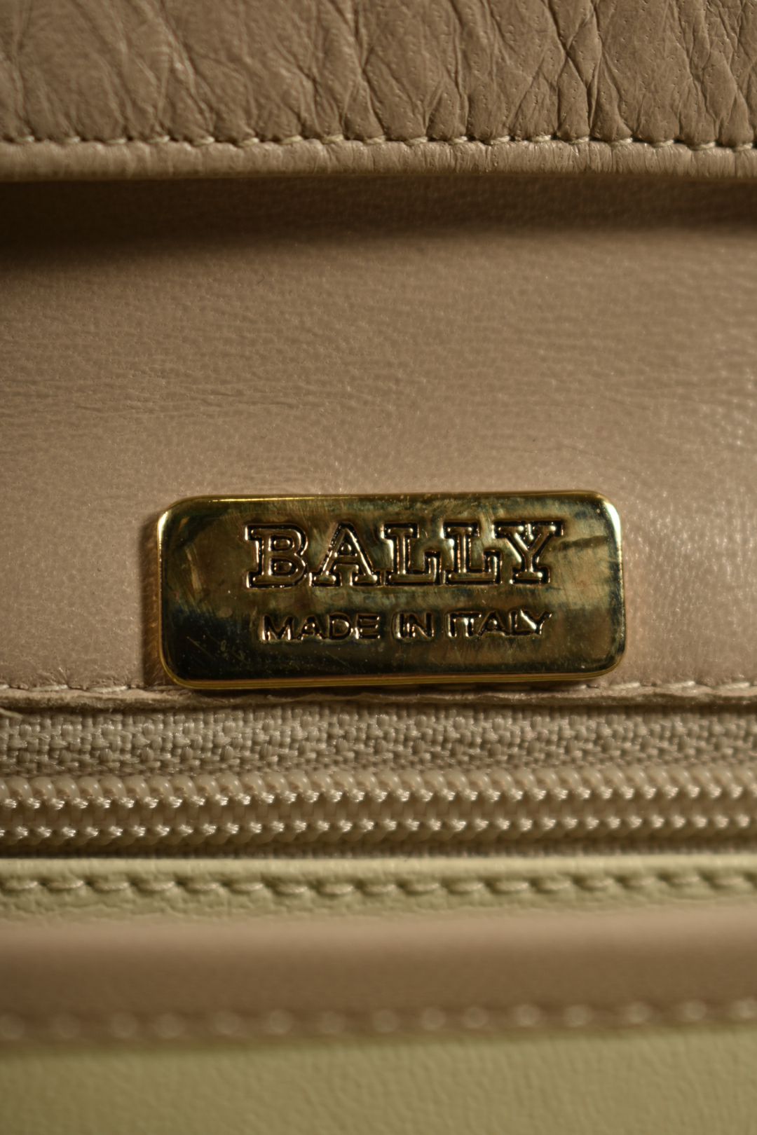 1980s BALLY White Cream Calfskin Leather Envelope Flap Shoulder Bag