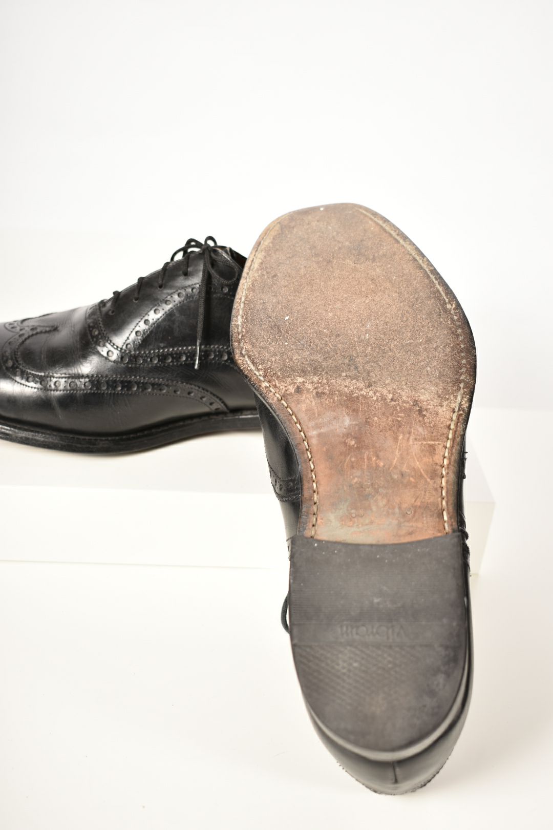 1980s CHURCH'S Chetwynd Black Leather Brogue Dress Shoes 9.5US England