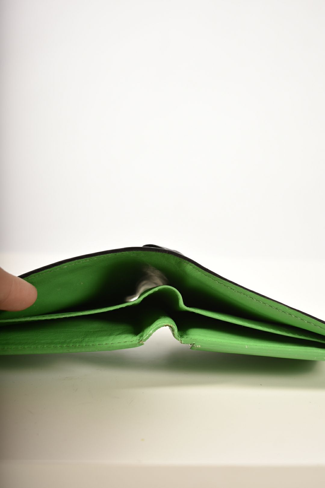 BOTTEGA VENETA Black Green Leather Intrecciato Daniel Lee Wallet