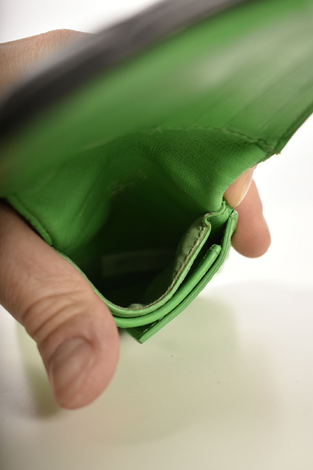 BOTTEGA VENETA Black Green Leather Intrecciato Daniel Lee Wallet