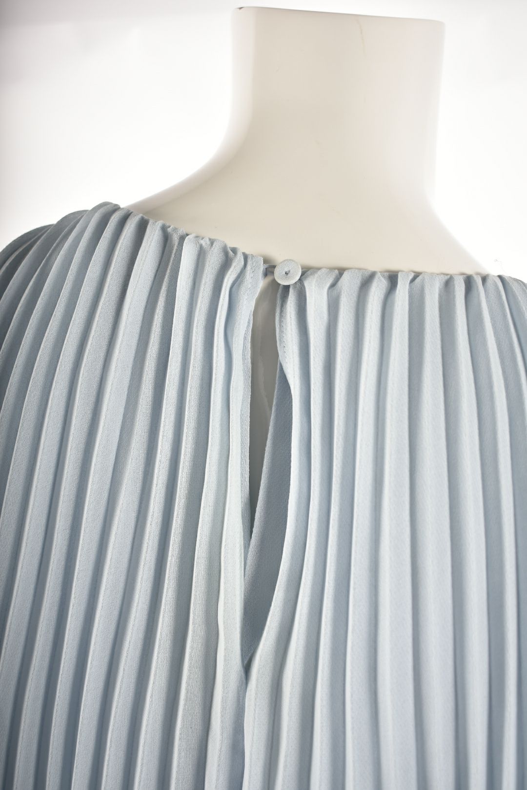 BCBGMAXAZRIA Light Blue Grecian Pleated Poly Layered Gown Small