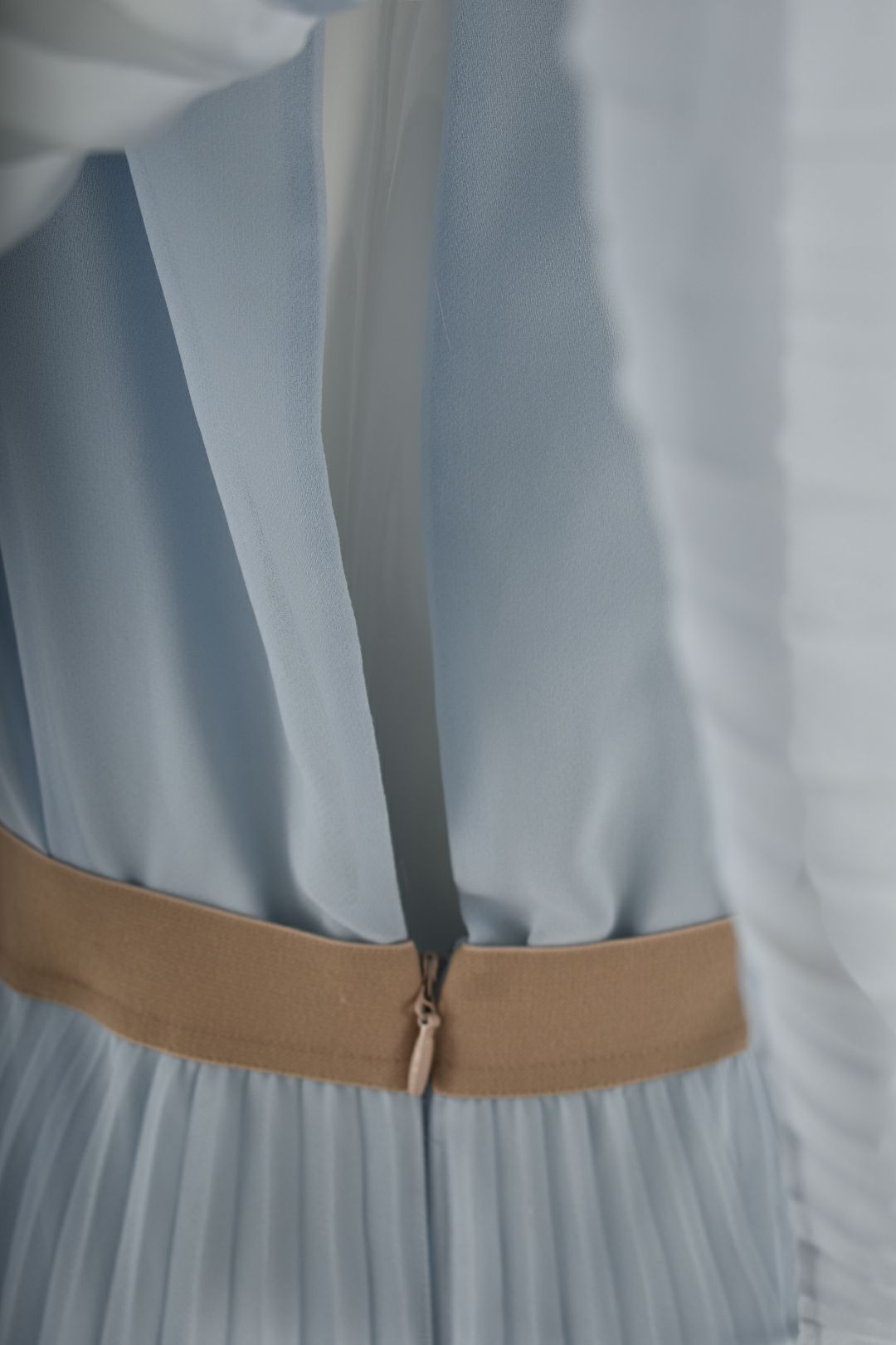 BCBGMAXAZRIA Light Blue Grecian Pleated Poly Layered Gown Small