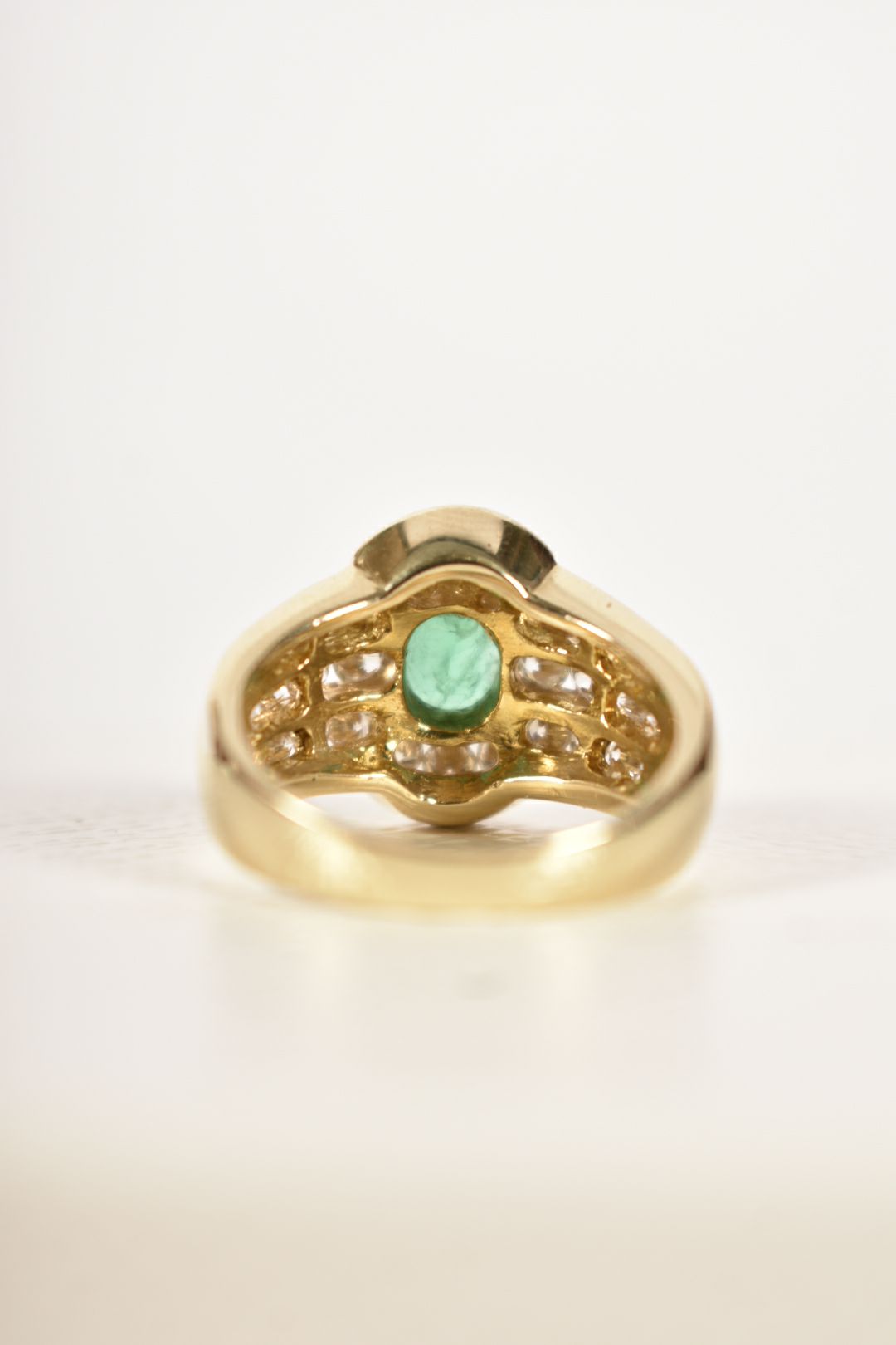 Ladies 14k Gold Ring with 0.82ct centre Emerald and 32 Diamond Halo Sz 7