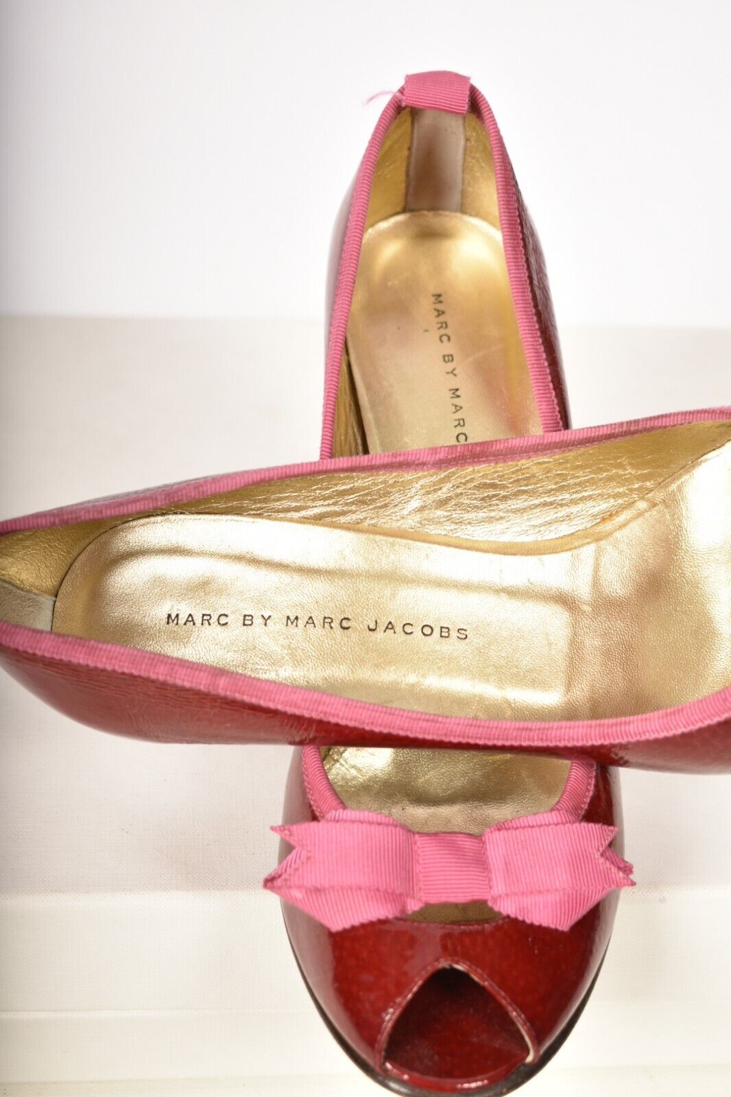 2000s MARC BY MARC JACOBS Red Patent Leather Bow Peep Toe Pumps 40EU 10US Italy