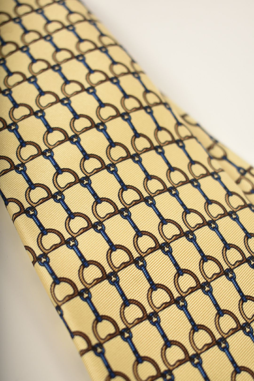 1980s GUCCI Yellow Blue 100% Silk Horsebit Chain Tie