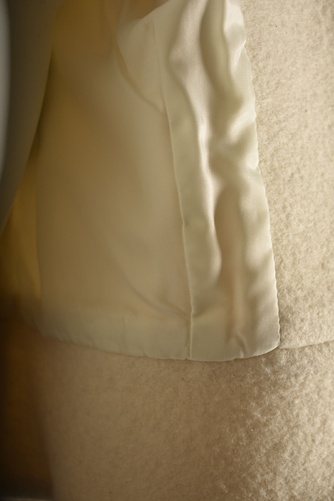 CLUB MONACO Ecru Cream Boiled Wool Cropped Jacket Large