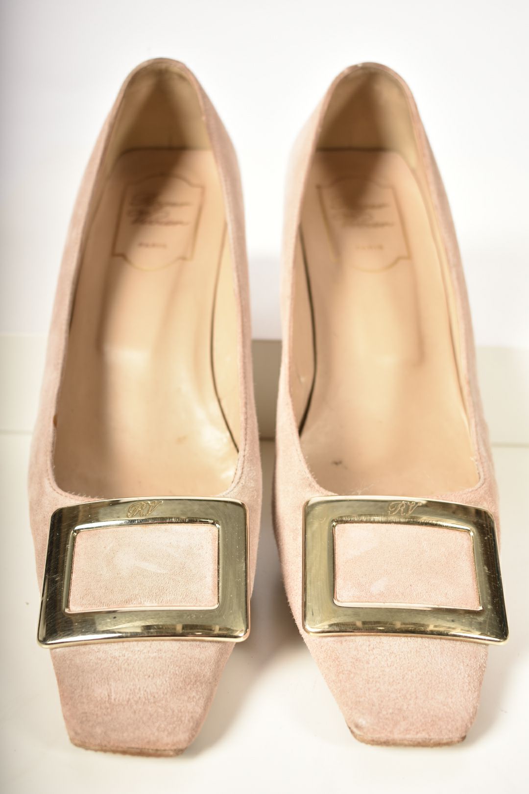 ROGER VIVIER Pink Blush Soft Suede Belle Gold Buckle Shoes 38.5EU 8.5US France