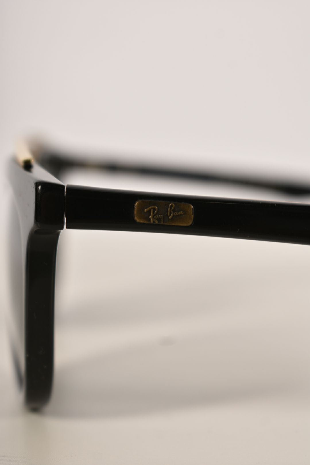 1980s RAY-BAN Black Polished Acetate Gatsby 5 W0936 Bausch & Lomb USA