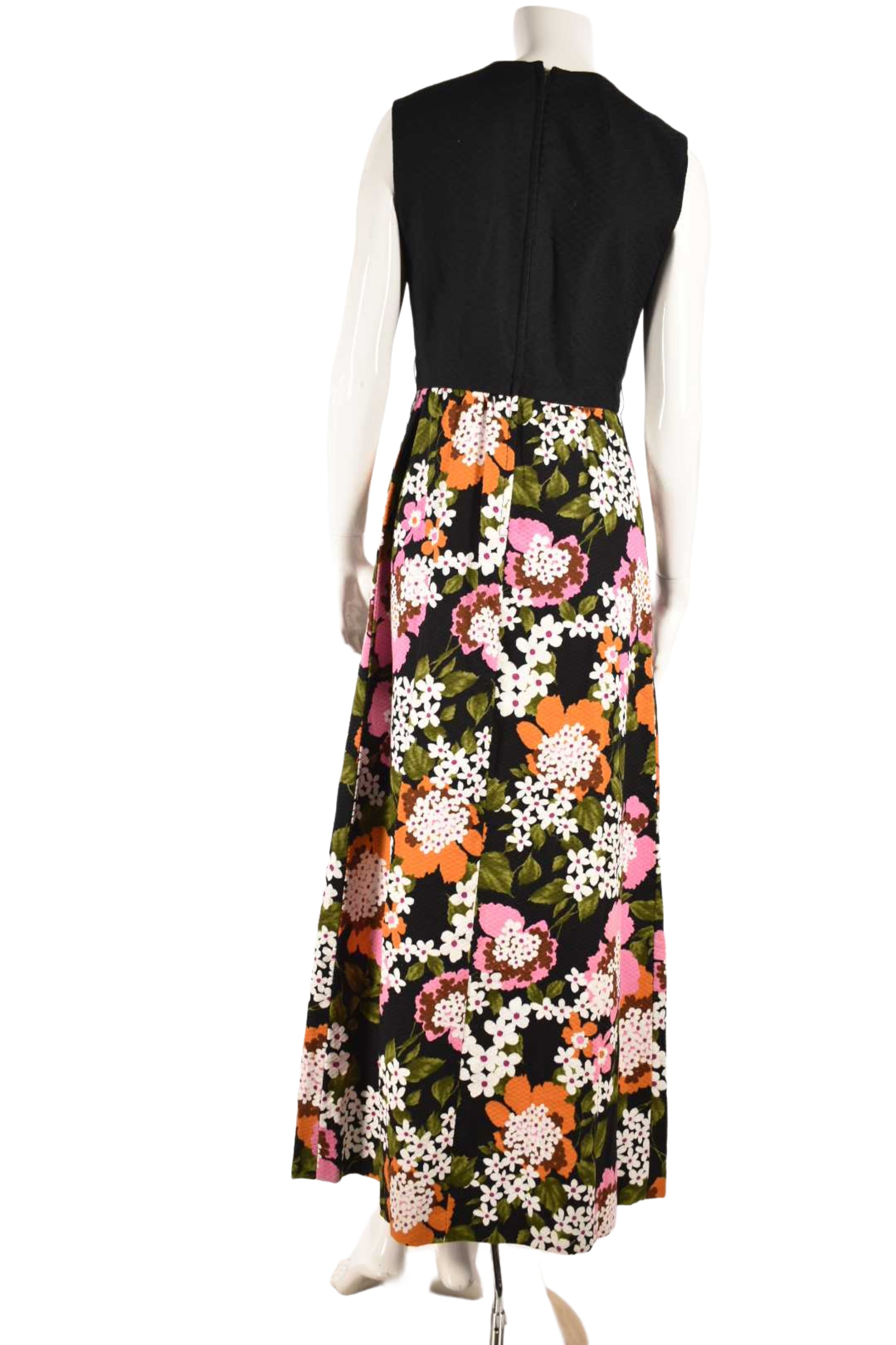 1970s DAYMOR COUTURE Black Floral Palm Royale Gown 4/6 Canada