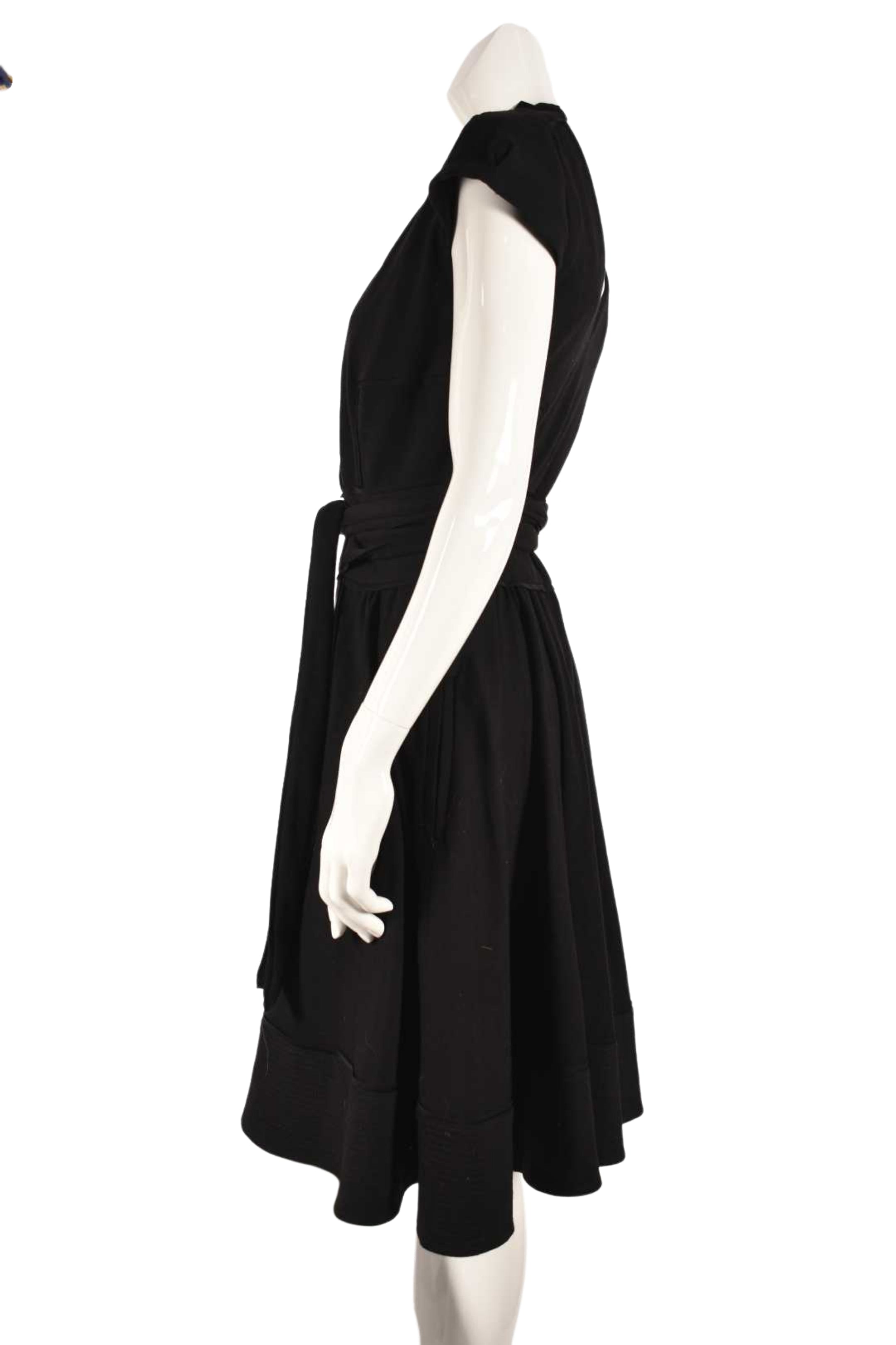 Iconic DIANE VON FURSTENBURG DVF Black Knit Wool Wrap Dress 4US