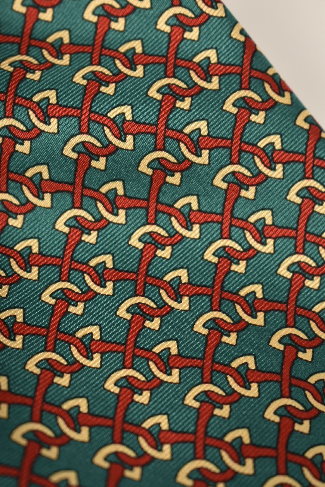 1980s FENDI Green Gold Red Chain Motiof Silk Tie Italy